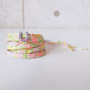 パステルボタニック　ホースシューチャーム付き　（プリント地シューレース）