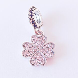 四つ葉のクローバー