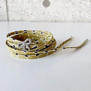 オリーブの恋　ラインストーンリボンチャーム付き　（プリント地シューレース）